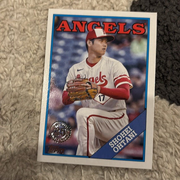 Small baseball card collection with one signed basketball card - Picture 5 of 7